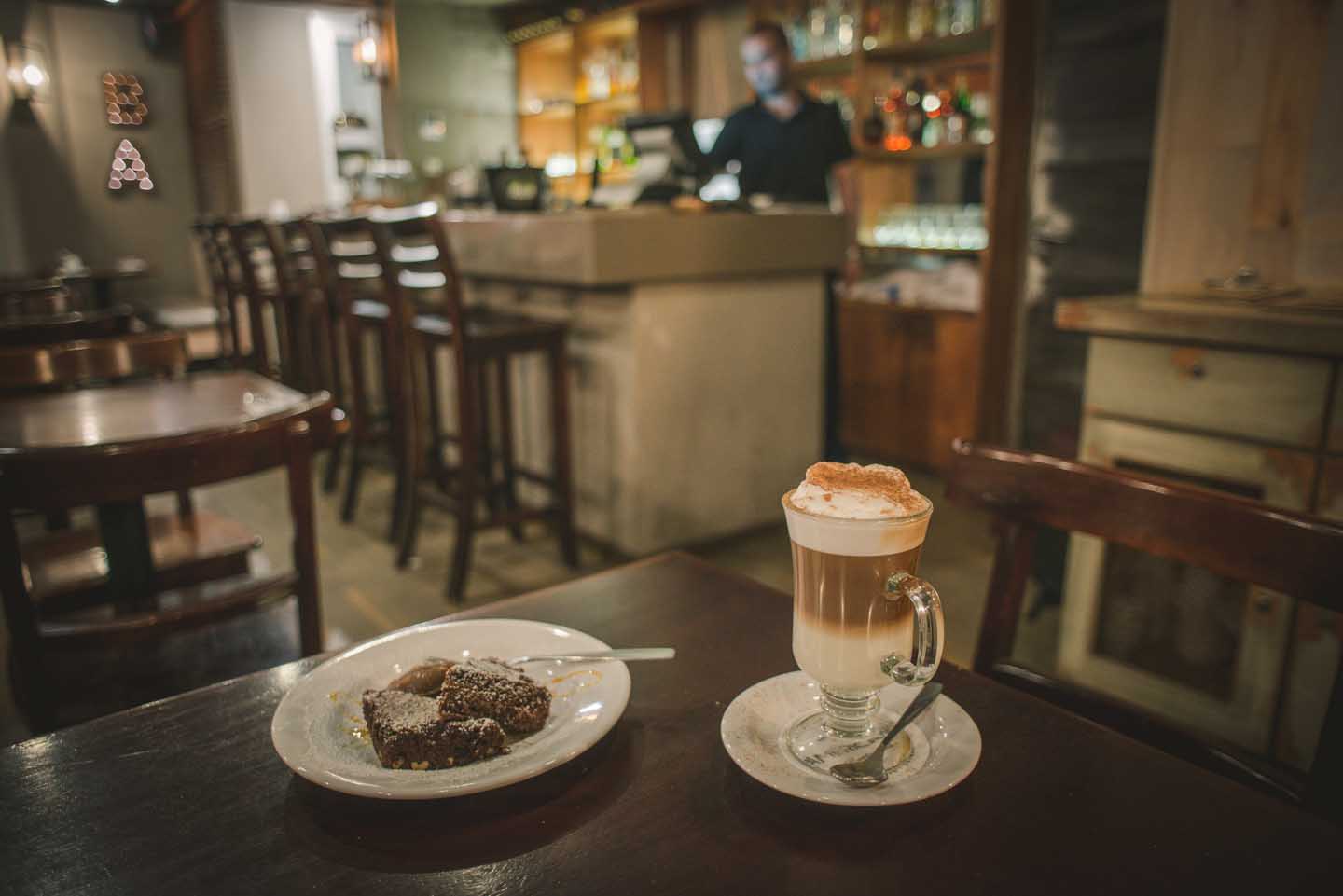 Bar Americano | Ambiente calido y agradable | Montevideo Uruguay
